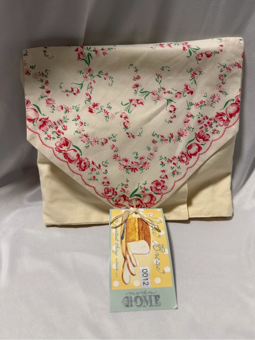 NEW Moda Home Slices of Bread Retro Floral Handkerchief Gift Set - 16 Pack